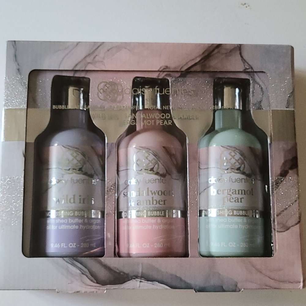 Daisy Fuentes Bubble Bath